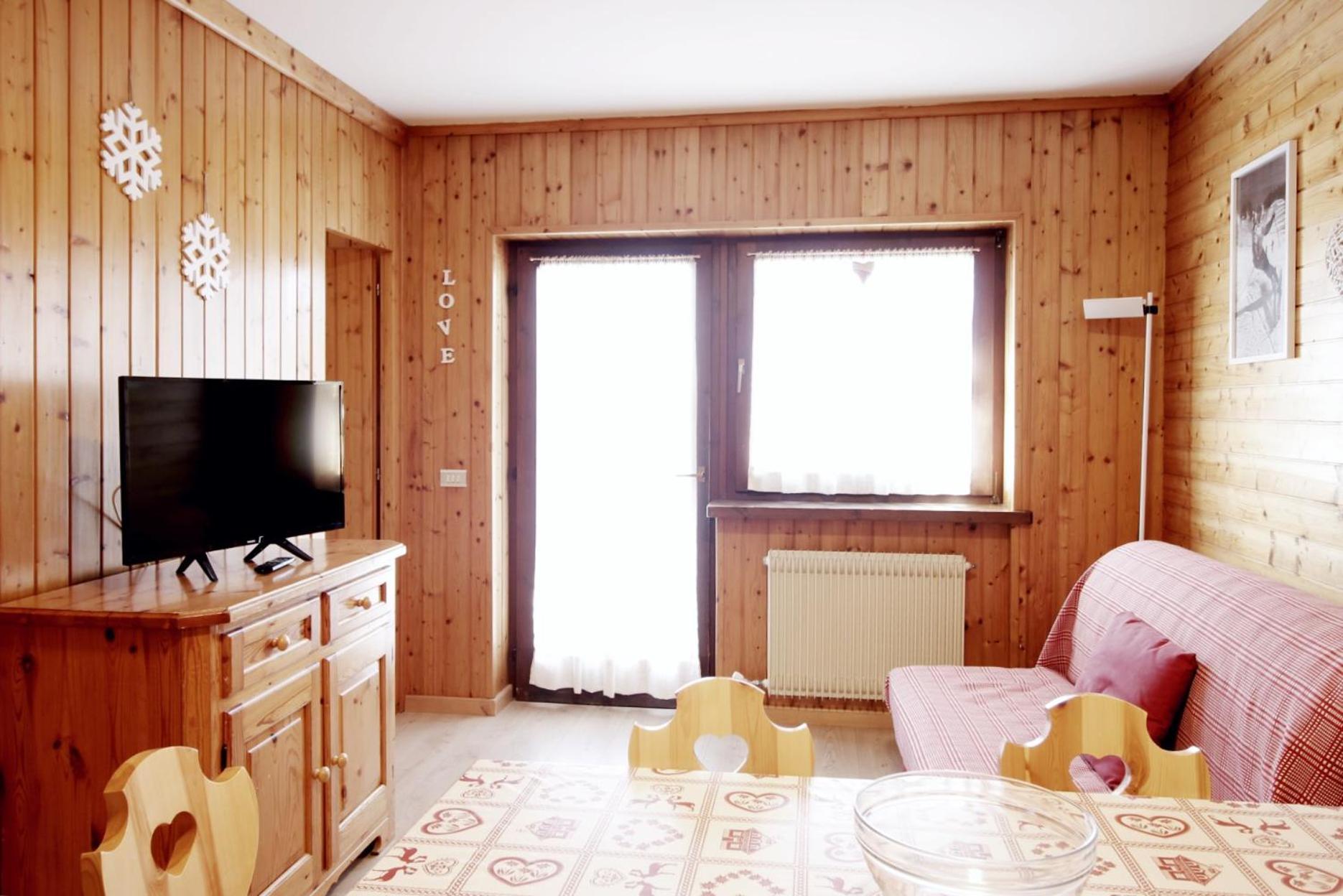 Apartmán La Tana - Agenzia Dolomiti Affitti Cavalese Exteriér fotografie