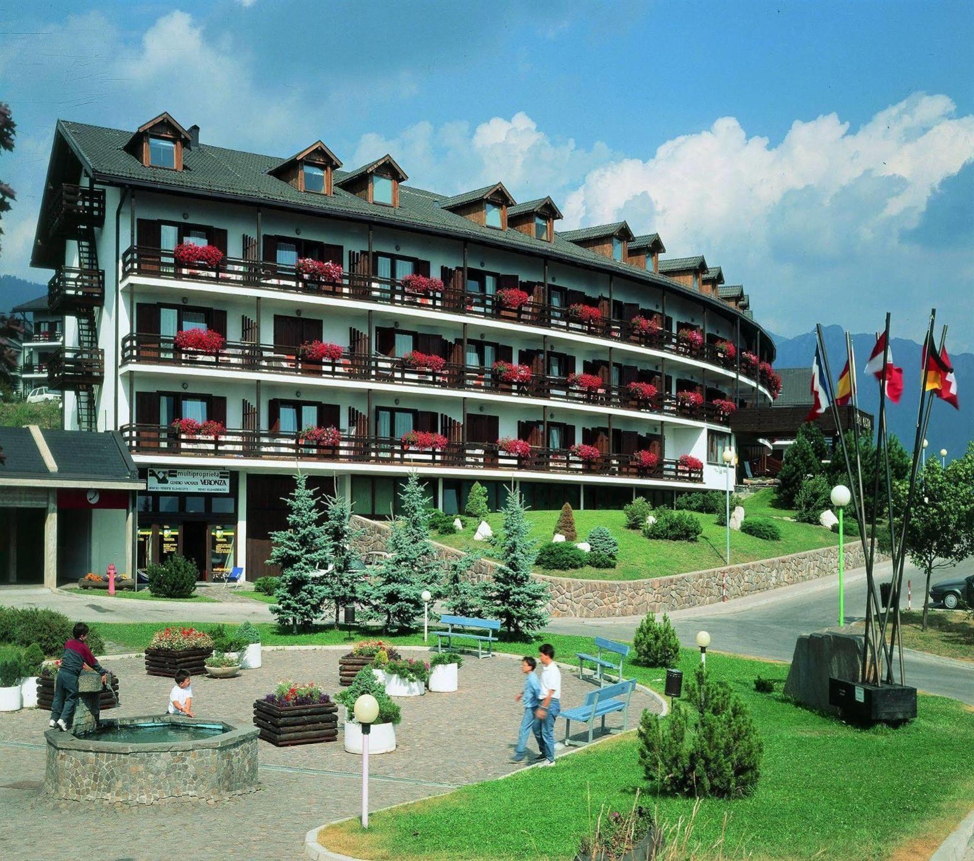 Apartmán La Tana - Agenzia Dolomiti Affitti Cavalese Exteriér fotografie